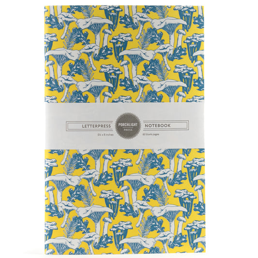 Notebook: Foraging Series - Chanterelle Mushroom Large Notebook